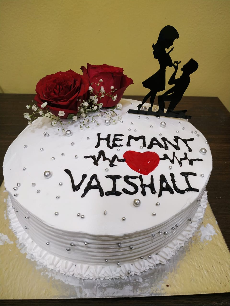 Tom and Jerry - Decorated Cake by Vaishali Shah - CakesDecor
