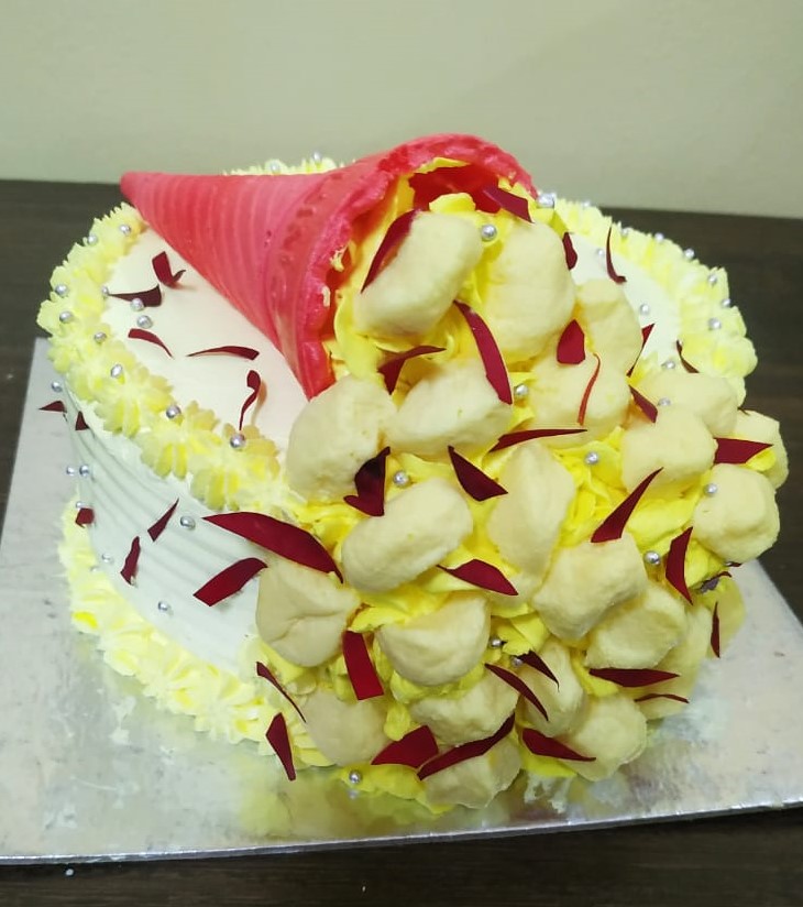 बिल्कुल नया Flavour नई केक Design| falooda cake|Summer special rose falooda  cake|Rose falooda cake - YouTube