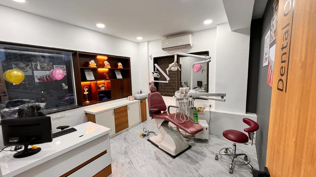 rootsskinanddentalclinic-bizknow.in-2